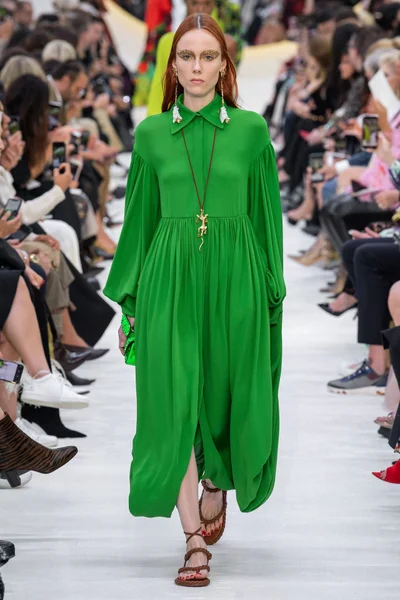 Look 32